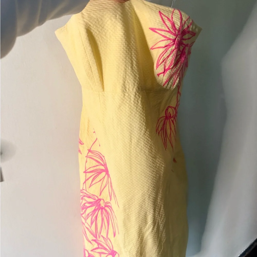 Lilly Pulitzer Strapless Yellow Dress with Pink Floral Design - Picture 4 of 10